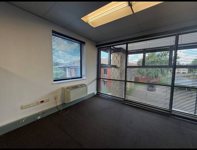 260M² OFFICE TO LET IN BEDFORDVIEW